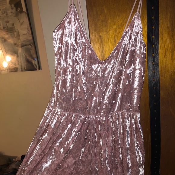 Pink velvet romper - Picture 2 of 3